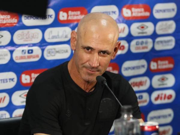 Eduardo Espinel lleva por buen camino a este Olimpia en esta temporada.