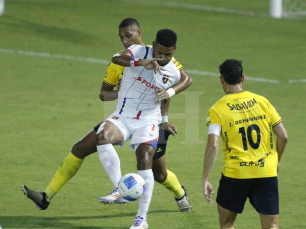 El Real España sin Jeaustin Campos en el banquillo no pudo ante Plaza Amador.