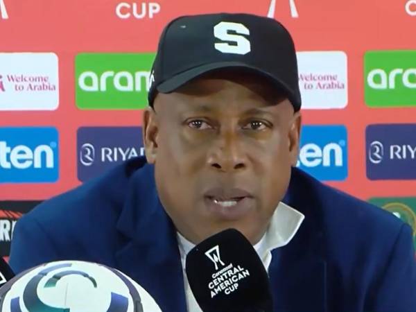 Hernan Medford y su Saprissa ya derrotó a UMECIT y al Alianza de Panamá.
