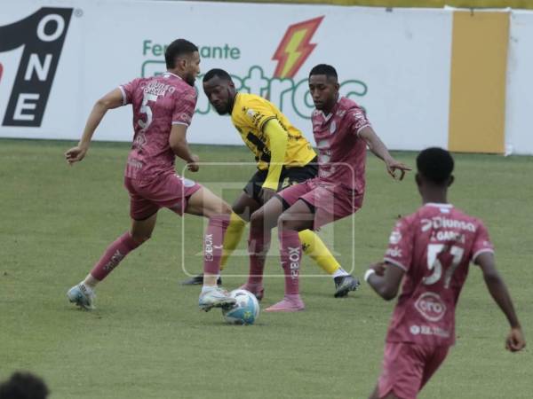 Imágenes del desarrollo del partido.