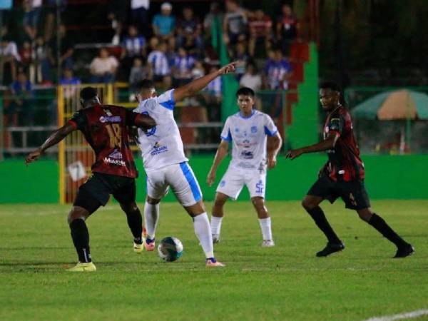 Imágenes del desarrollo del partido.