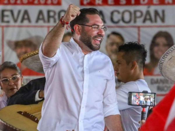 Jorge Cálix, diputado del Partido Liberal, cuestionó la legalidad de la comisión permanente instalada por el Congreso Nacional.