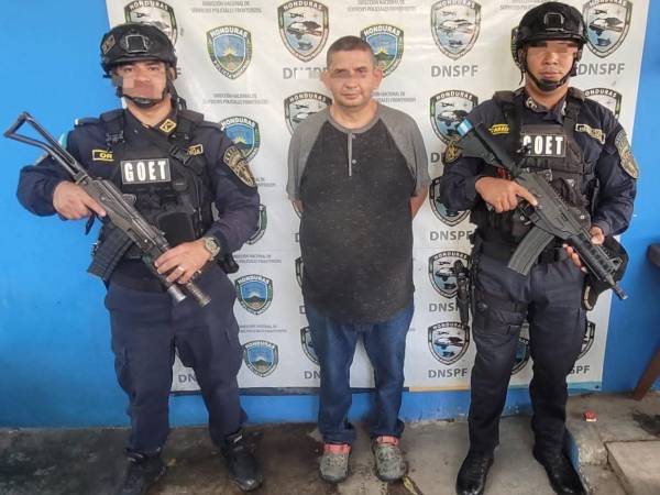 El detenido fue puesto a las órdenes de la Fiscalía, quien inició un proceso penal en su contra.