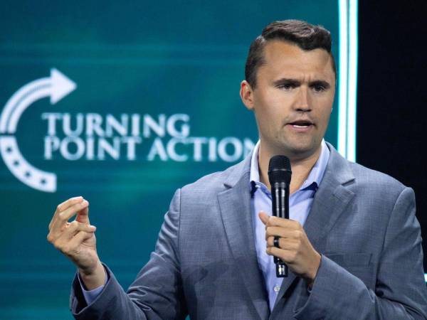 El comentarista y activista conservador, Charlie Kirk, es un aliado de Donald Trump.