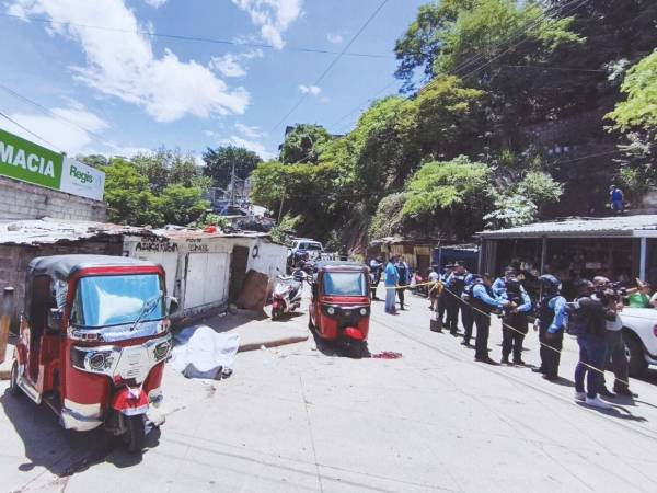 Ángel Ochoa falleció cerca de la mototaxi que conducía.