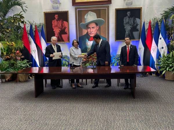 El acto protocolario contó con la participación de la titular de la Secretaría de Relaciones Exteriores, Mireya Agüero.