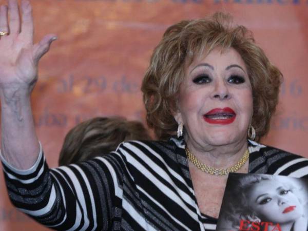 La actriz y conductora mexicana, Silvia Pinal, es recordada por su familia a un año de su partida.