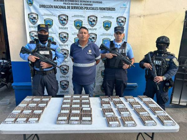 El detenido Santos Dueñas, no pudo justificar ciertas irregularidades en la documentación del producto que llevaba en el camión.