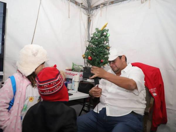 Jorge Aldana celebrará junto a su familia la Navidad estando en el interior de su campamento instalado enlas afueras del Infop.