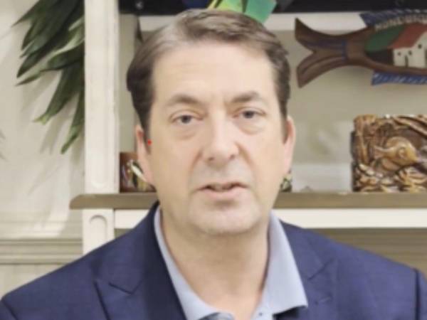 Murray Farmer, empresario estadounidense, es acusado por el presunto delito de fraude al Estado.