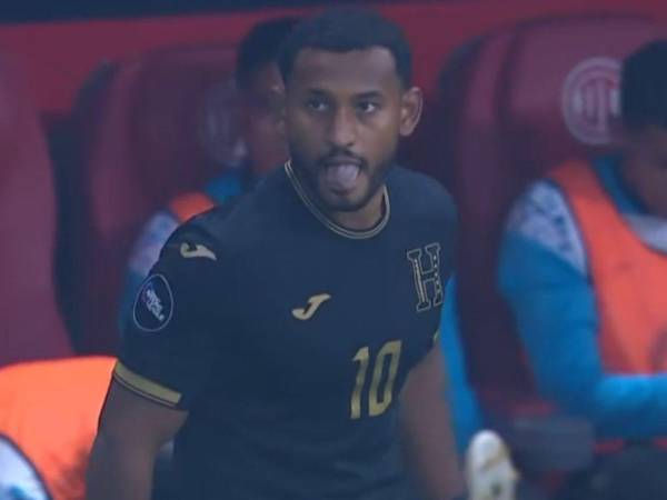 Juan Carlos Obregón apenas aguantó 32 minutos en Toluca en el juego ante México.