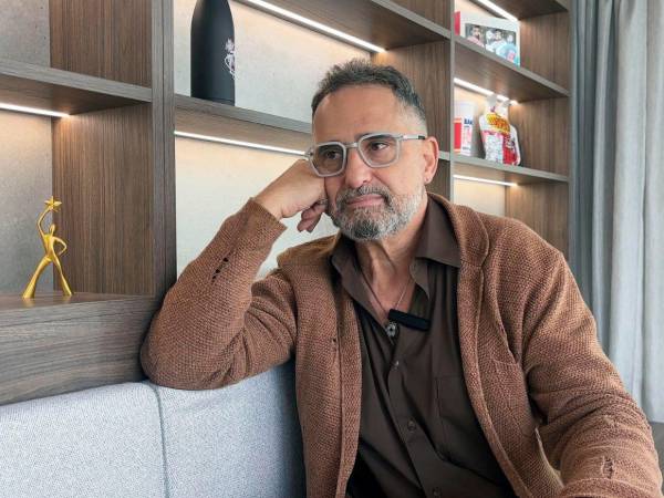El cantautor Jorge Drexler señala que la música en español ha ampliado sus fronteras, y que artistas como Bad Bunny han contribuido a esa internacionalización masiva.