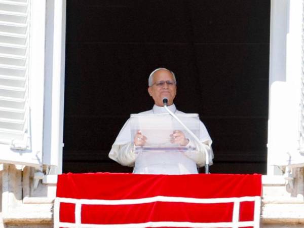 El papa, de 71 años, informó que los médicos detectaron un nódulo circunscrito en uno de sus pulmones. El Vaticano prevé que permanezca hospitalizado aproximadamente una semana..