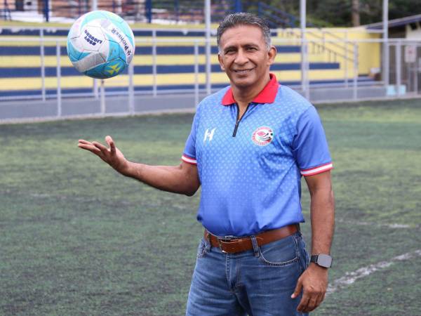 Entre fútbol y sacrificios, Noé López ha hecho del Gimnástico una causa personal.