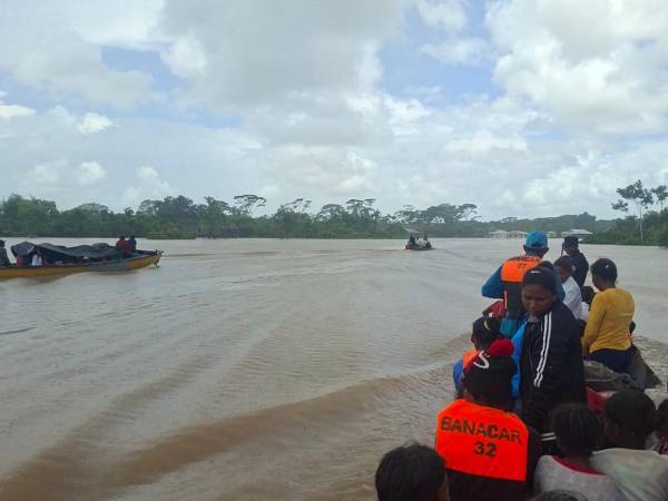 Las operaciones de evacuación continuarán en Puerto Lempira y zonas cercanas mientras persistan las lluvias.