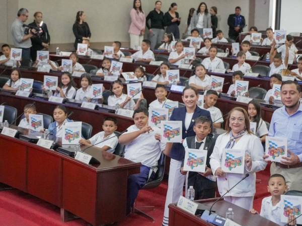 Los escolares hicieron un recorrido por todos los espacios del Congreso Nacional.