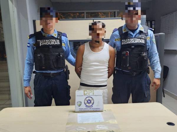 Los agentes policiales capturaron a Ozuna y con las evidencias decomisadas fue remitido a la Fiscalía del Ministerio Público, para continuar con el proceso judicial.