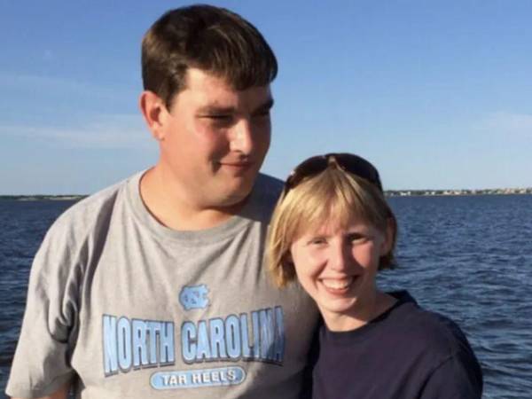 Harry y Whitney recientemente sufrieron la pérdida de un bebé antes del nacimiento de su hijo de meses.