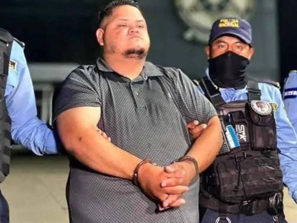 En un vehículo tipo taxi con registro 7052, señalado por las autoridades como el presunto medio utilizado en asaltos a pasajeros en Tegucigalpa, fue capturado el conductor Walter Antonio Ponce Durón.