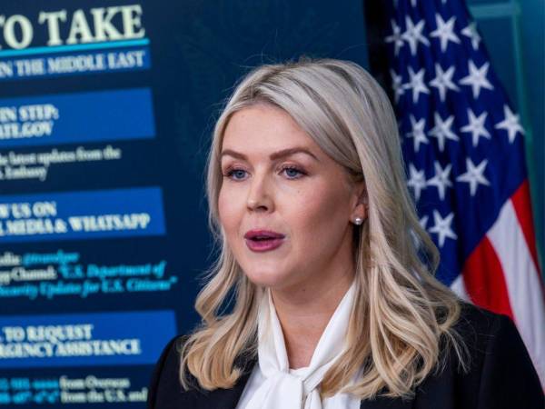 La portavoz de la Casa Blanca, Karoline Leavitt, afirmó que Trump ordenó la producción de forma rápida y agresiva de armas.