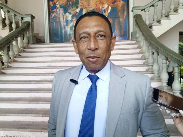 El jefe de la bancada del Partido Nacional en el Congreso Nacional, Carlos Eduardo Cano, se reunió con el presidente de la República, Nasry Asfura y el secretario privado, donde abordaron diversos temas.