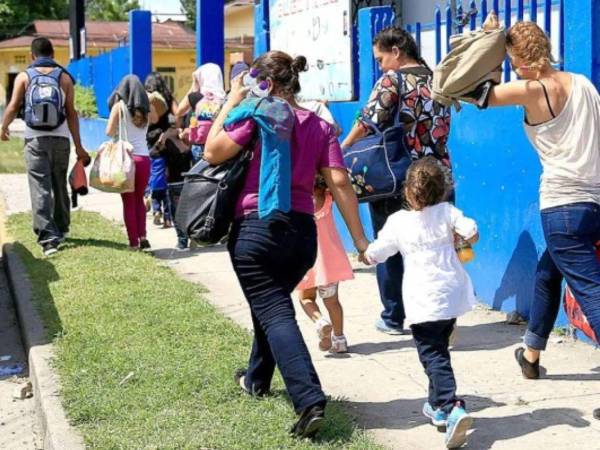 Datos oficiales indican que 138 menores retornaron acompañados por familiares, mientras que 52 lo hicieron sin compañía de un adulto.