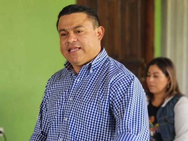 Nelson Márquez figura como imputado junto a otras personas en un expediente relacionado con el supuesto<a rel=noopener noreferrer href=https://www.elheraldo.hn/honduras/dictan-detencion-judicial-nelson-marquez-fraude-millonario-estado-KP26838772 target=_blank> </a>drenaje de 3,084 millones de lempiras mediante demandas ilegales.