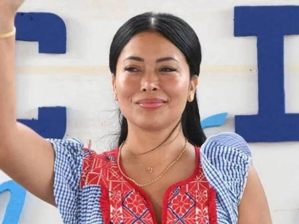 La mujer representaría al derechista Partido Acción Nacional (PAN) en el proceso electoral local.