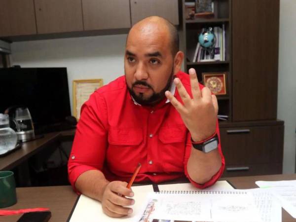 Daniel Esponda compró una casa y tres terrenos por casi 7.2 millones de lempiras mientras fue secretario de Educación, según registros del Instituto de la Propiedad.