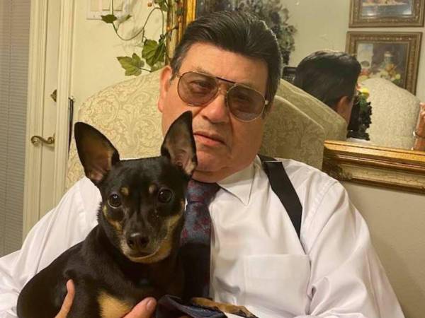 A.B. Quintanilla se dirigió a sus seguidores a través de redes sociales para revelar detalles sobre el fallecimiento de su padre, Abraham Quintanilla, y compartir cómo su familia enfrenta esta pérdida.