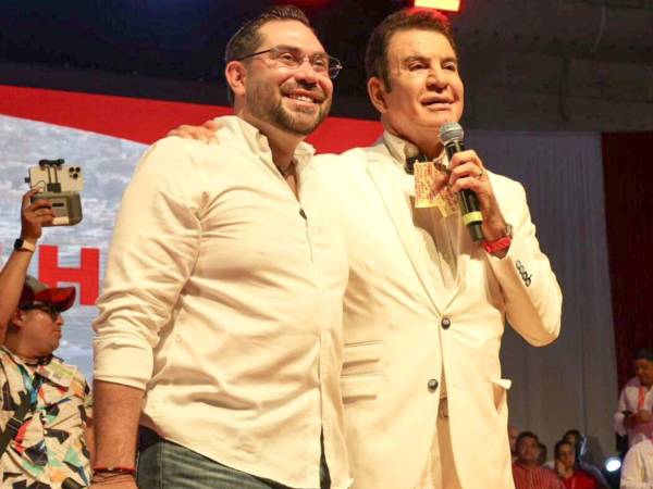 Salvador Nasralla venció en las elecciones internas a Jorge Cálix.