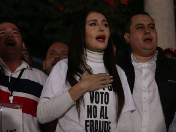 Iroshka Elvir ha llamado a simpatizantes liberales a protestar frente al Infop para exigir el voto por voto.