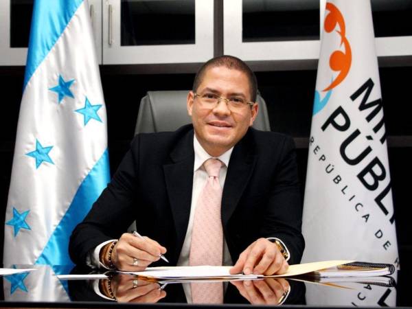 Marcio Cabañas es el actual fiscal general interino tras las suspensión del cargo de Johel Zelaya.