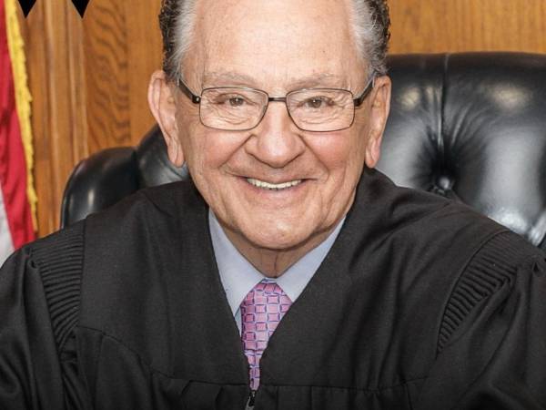 Frank Caprio fue juez por casi 4 décadas, hasta su retiro en 2023.