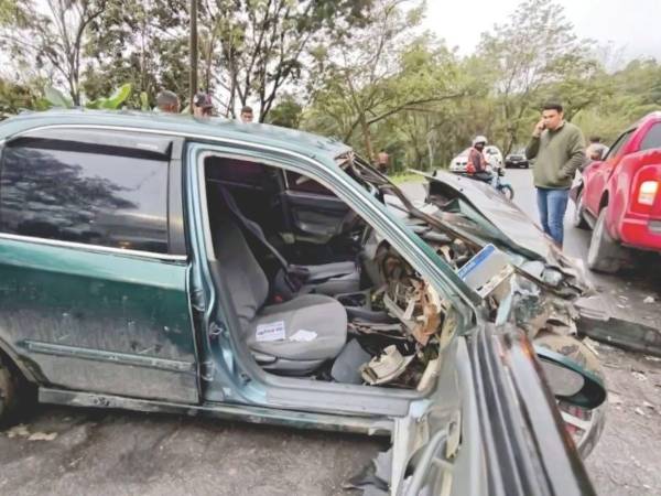 El vehículo en el que viajaba la víctima junto a su sobrino.