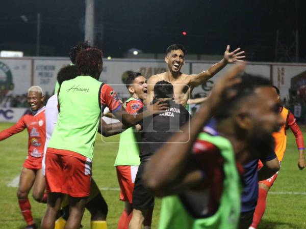 Estrella Roja tuvo un cambio radical en tiempos extras y logró el ascenso.