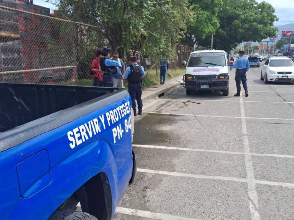 Los agentes policiales se desplazan por las diferentes arterias por donde circulan las unidades del transporte público y ejecutan las acciones correspondientes.