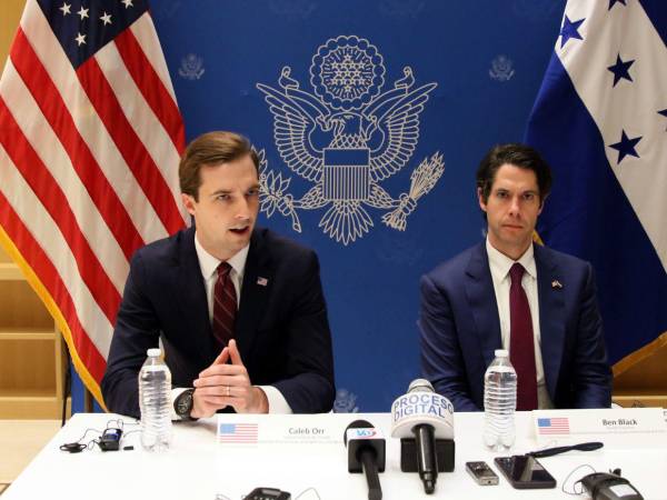 El Subsecretario de Estado para Asuntos Económicos, Energéticos y Empresariales de Estados Unidos, Caleb Orr y el director ejecutivo de la Corporación Financiera de Desarrollo Internacional de EE.UU (DFC), Ben Black, detallaron sobre la inversión para Honduras.