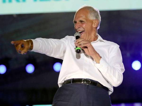 Nasry Asfura, presidente electo de Honduras, celebra su proclamación mientras representantes internacionales siguen de cerca la transición.