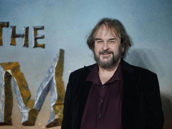 El cineasta Peter Jackson anunció 'Shadows of the Past', una nueva cinta de la saga escrita por Stephen Colbert basada en capítulos inéditos de Tolkien.