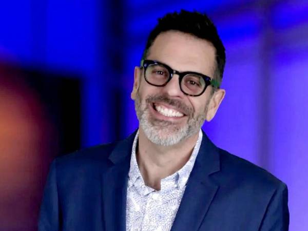 Nacido en Florida, Suárez dirigía desde 2024 las cadenas de Telemundo en Orlando, Tampa y Fort Myers-Naples.