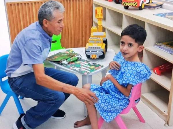 Josué Nehemías Cruz es un niño hondureño que recibió ayuda de El Salvador para tratar una compleja cardiopatía. Tras ser intervenido quirúrgicamente por especialistas, su caso ha generado atención debido a las complicaciones que enfrentó durante años. ¿Cómo sigue su recuperación y qué se sabe de su evolución? Aquí los detalles.