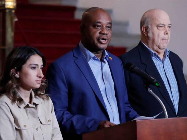 Estados Unidos y Colombia llegaron a un acuerdo sobre la repatriación de deportados tras un tenso intercambio de amenazas de aranceles.