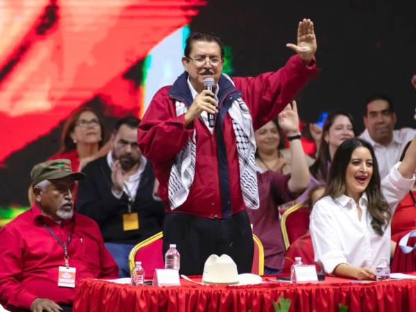 El expresidente Manuel Zelaya convocó a los militantes de Libertad y Refundación.