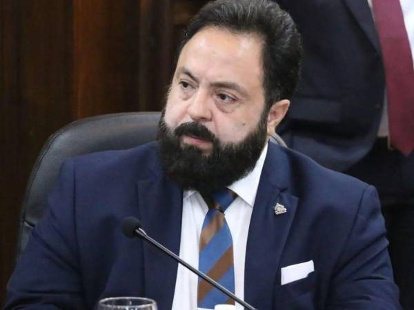 El presidente del CN, Luis Redondo, convocó a la comisión permanente a sesionar este jueves.