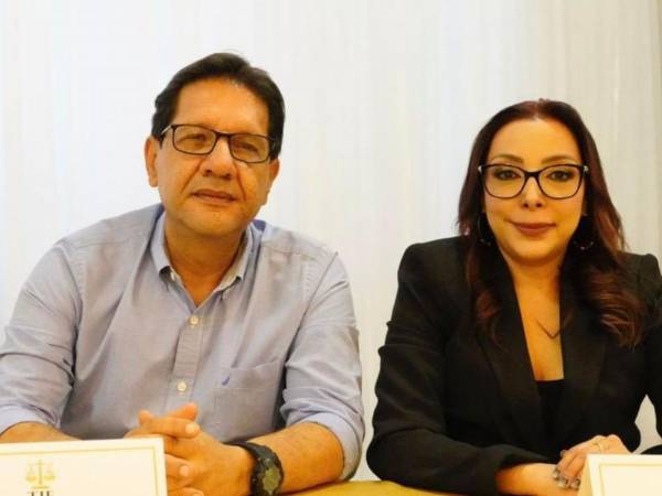 Mario Alberto Flores Urrutia y Miriam Suyapa Barahona Rodríguez, magistrados del Tribunal de Justicia Electoral (TJE).