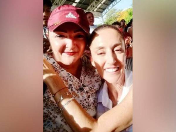 La tarde del pasado lunes -17 de noviembre- Karina Aurora Díaz Hernández, regidora del ayuntamiento de Palizada, fue víctima de un ataque armado que le costó la vida. La funcionaria de 57 años, recibió alrededor de nueve disparos por sicarios, mientras regresaba a su casa en su vehículo.