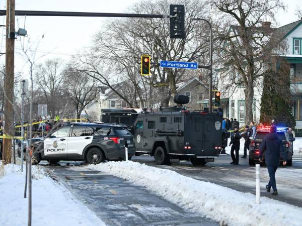 La zona permanece resguardada tras el tiroteo.