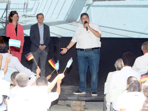 Alcalde Jorge Aldana destacó que es el primer refugio real con dignas condiciones para emergencias en Honduras.