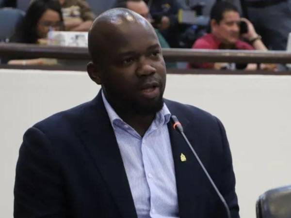 Osman Chávez integra la comisión permanente instalada en un madrugón este sábado 1 de noviembre.